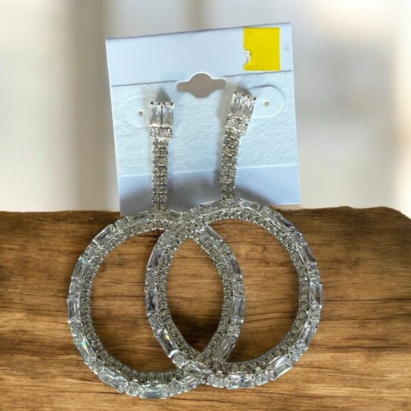 Elegant Silver cubic zirconia, baguette Hoop Earrings - Picture 2 of 9